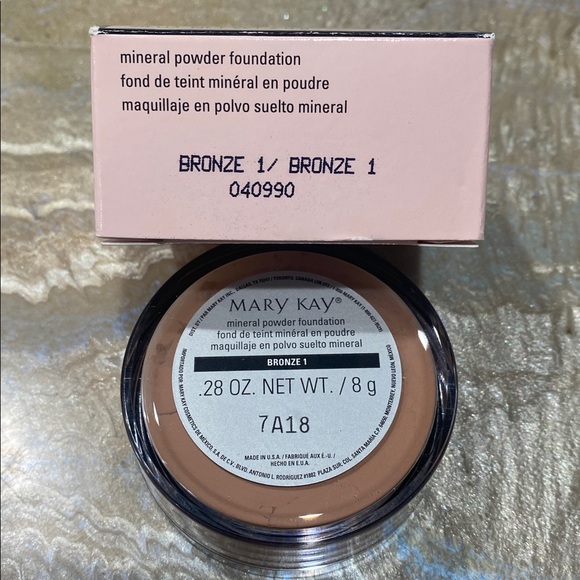 Mary Kay Bronze 1 Mineral Powder Foundation New in Box - Picture 3 of 3